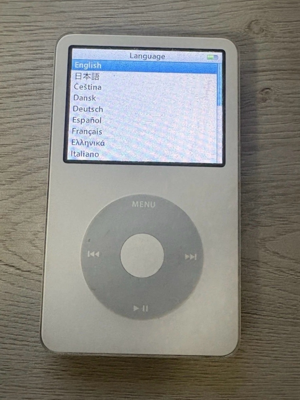 Apple iPod 5th Generation (A1136/WHITE) - 30GB Tested Working